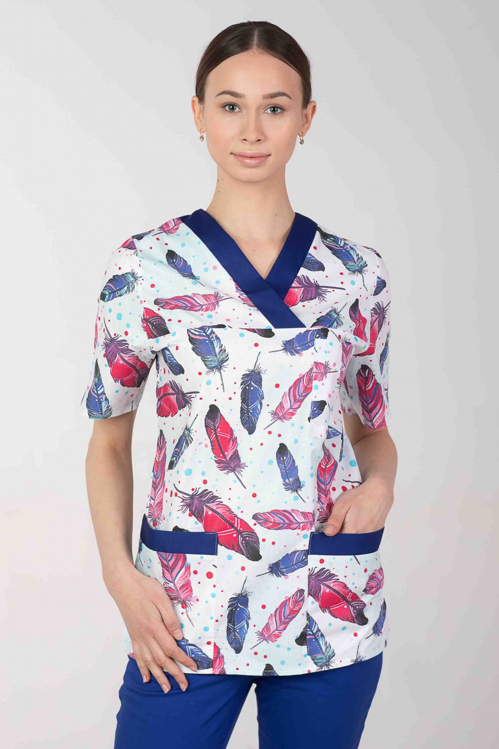 Bluza medyczna we wzorki kolorowa damska MARTEX  M-074G PIÓRKA