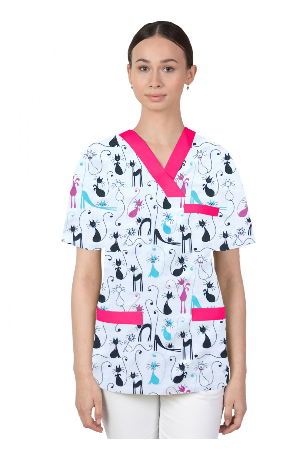 Bluza medyczna we wzorki kolorowa damska M-074G kotki filemony różowo niebieskie na białym tle
