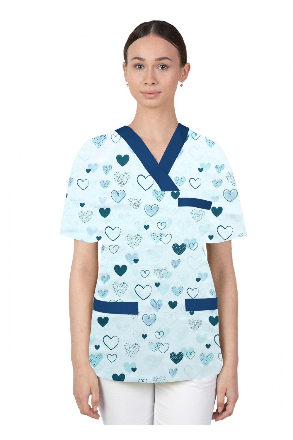 Bluza medyczna we wzorki kolorowa damska M-074G serca wzorzyste granatowe na białym tle